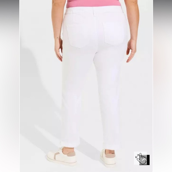 NWT Torrid Weekend Boyfriend Super Soft Mid-Rise Jean - Picture 4 of 7